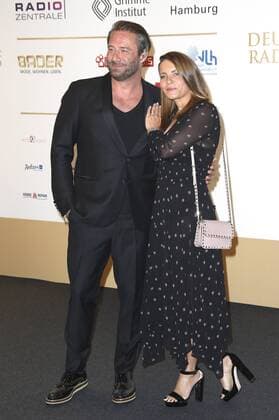 Sasha with Wife Juliet X-ray at the award Ceremony the German Radio price 2017 in the Elbphilharmonie Hamburg 07 09 2017 Foto:xH.xHartmannx xFuturexImage