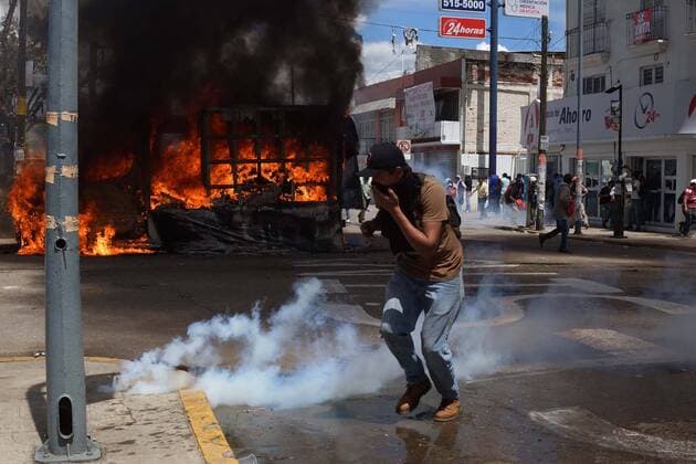 September 7, 2017 - EUM20170907NAC57.JPG.OAXACA, Oax.- Protest Protesta-Oaxaca.- Integrantes de la Coordinadora Nacional de Trabajadores de la Educacion (CNTE) realizan protestas y bloqueos a distintas vialidades en el marco de la visita del presidente Enrique Pena a esta capital. 7 de septiembre de 2017. Foto: Agencia EL UNIVERSAL RCC.  - ZUMAu78_ 20170907_zaf_u78_113 Copyright: xEdwinxHernandezx