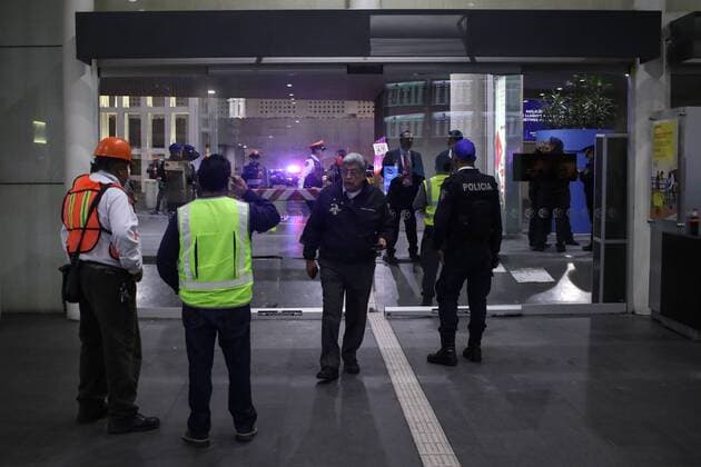 (170908) -- MEXICO CITY, Sept. 8, 2017 -- People react at the Mexico City International Airport after an earthquake jolted Mexico City, capital of Mexico, on Sept. 8, 2017. A powerful earthquake measuring 8.0 on the Richter scale struck off Mexico s southern coast on late Thursday, the United States Geological Survey (USGS) said. ) MEXICO-MEXICO CITY-ENVIRONMENT-EARTHQUAKE FranciscoxCanedo 