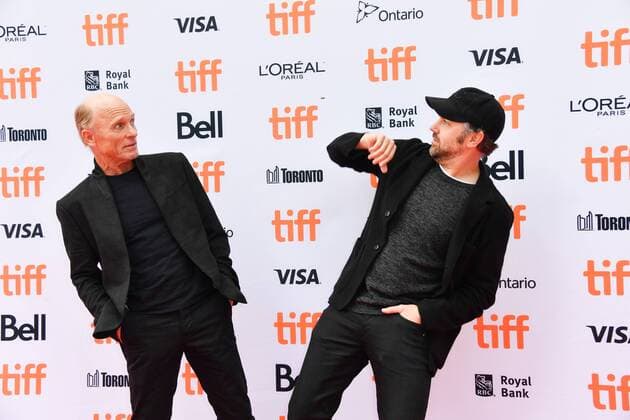 September 8, 2017 - Toronto, Ontario, Canada - Actors JASON SUDEIKIS and ED HARRIS fighting a bee at Kodachrome Premiere during the 2017 Toronto International Film Festival at Roy Thomson Hall on September 8, 2017 in Toronto, Canada Toronto Canada - ZUMAv53_ 20170908_zaf_v53_042 Copyright: xIgorxVidyashevx