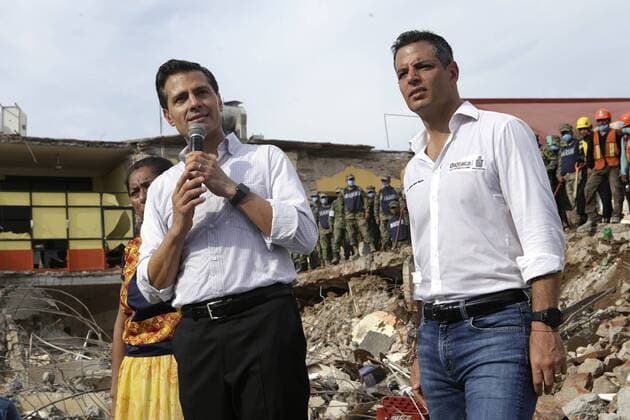 Präsident Pena Nieto besucht das Erdbebengebiet in Mexiko September 8 2017 EUM20170908NAC81 JPG JUCHITÃN Oax PresidentPresidente EPN El presidente de Mexico Enrique Pena Nieto y el gobernador de la entidad Alejandro Murat Hinojosa en recorrido 8 de septiembre de 2017 por las zonas afectadas por el terremoto de ayer jueves Foto Agencia EL UNIVERSALM Arturo MartinezJMA  - ZUMAu78_ 20170908_zaf_u78_125 Copyright: xElxUniversalx