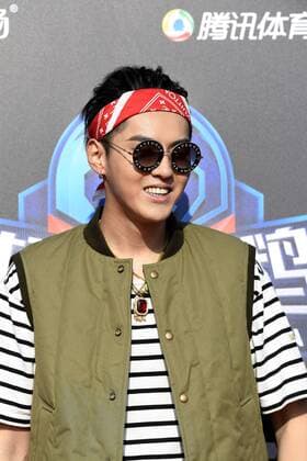 Chinese singer and actor Kris Wu or Wu Yifan poses at the Super Penguin All-Star friendly match in Shanghai, China, 10 September 2017. Kris Wu flashes handsome look at Super Penguin All-Star friendly match in Shanghai  20170910_50470