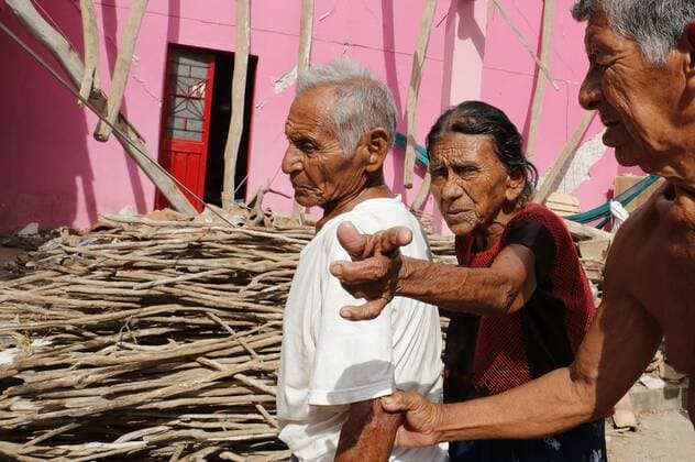 People show the damages on their houses in Ixtaltepec, Oaxaca, Mexico, 10 September 2017. The death toll after the earthquake registered past 07 September rose from 65 to 90. The death toll after the earthquake rises to 90 in Mexico !ACHTUNG: NUR REDAKTIONELLE NUTZUNG!  Copyright: xJorgexNúnezx IXT008 20170910-636406728781923677