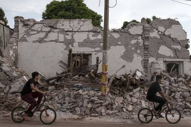 September 10, 2017 - EUM20170910NAC26.JPG.IXTALTEPEC, Oax.- SeismSismo-Oaxaca.-10 de septiembre 2017.- Recorrido por este municipio que tambien fue devastado por el sismo de 8.2 registrado el pasado jueves, poblacion que se encuentra a 20 minutos de Juchitan. Foto: Agencia EL UNIVERSALCristopher Rogel BlanquetRCC.  - ZUMAu78_ 20170910_zaf_u78_063 Copyright: xElxUniversalx