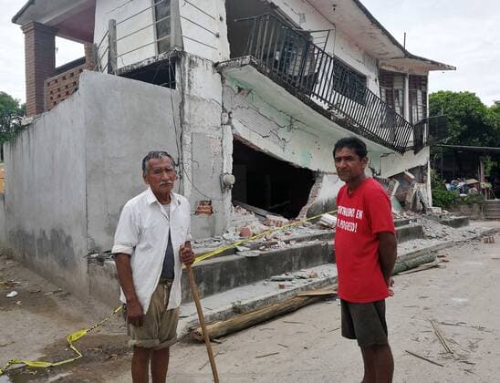 September 10 2017 EUM20170910NAC38 JPG JUCHITÃN Oax Seism Sismo Oaxaca 10 de septiembre 2017 La familia de Aquiles Orozco Sanchez no ha recibido ayuda del gobierno y visten la misma ropa desde el sismo de 8 2 del pasado jueves Foto Agencia EL UNIVERSAL RCC  - ZUMAu78_ 20170910_zaf_u78_099 Copyright: xElxUniversalx