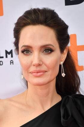 September 11, 2017 - Toronto, Ontario, Canada - Director ANGELINA JOLIE attends the First They Killed My Father premiere during the 2017 Toronto International Film Festival at Princess of Wales Theatre on September 11, 2017 in Toronto, Canada Toronto Canada - ZUMAv53_ 20170911_zaf_v53_010 Copyright: xIgorxVidyashevx