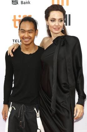 Maddox Jolie Pitt and Angelina Jolie attending The First They KILLED My Father a Daughter of Cambodia REMEMBERS Premiere during The 42nd Toronto International Film Festival AT Princess of Wales Theatre ON September 11 2017 in Toronto Canada Foto:xR.xWagnerx xFuturexImage