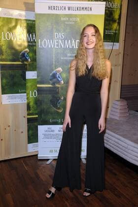 Mathilde Storm Arrival to Premiere from the Loewenmaedchen in Cinema Delphi LUX in Berlin at 12 09 2017
