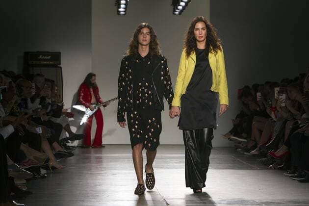 Models present creations by Mexican designer Ricardo Seco during the New York Fashion Ween Spring 2018 in New York, USA, 12 September 2017. NEW YORK FASHION WEEK !ACHTUNG: NUR REDAKTIONELLE NUTZUNG! Copyright: xMiguelxRajmilx NUE28 29877132sp