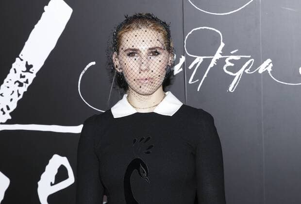Zosia Mamet arrives on the red carpet at the premiere of mother! at Radio City Music Hall on September 13, 2017 in New York City  NYP20170913173 JOHNxANGELILLO
