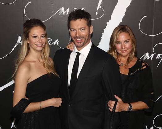 September 13, 2017 - New York, New York, U.S. - Musician HARRY CONNICK JR, JILL GOODACRE and DAUGHTER attend the New York premiere mother! held at Radio City Music Hall. New York U.S. - ZUMAk03_ 20170913_zaf_k03_034 Copyright: xNancyxKaszermanx