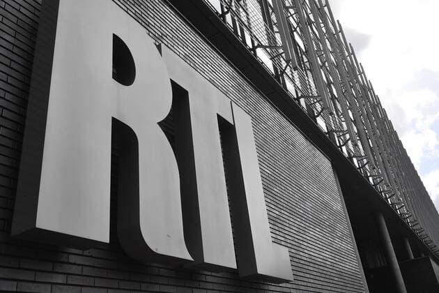 The RTL logo pictured at the headquarters of the RTL Belgium media group in Brussels, where 105 jobs are cut, Thursday 14 September 2017.  DIRKxWAEM 05164343