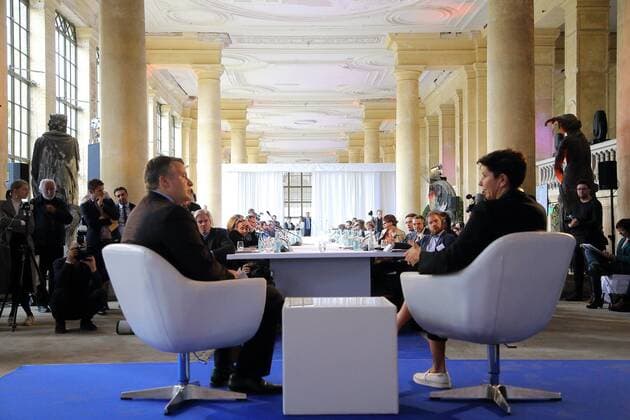 Natalya Sindejewa right TV Prize winner M100 Media Award and Ingo German Wave during a Conversation in Frame the Media Conference M100 in the Orangerie from Sanssouci in Potsdam 14 September 2017 M100 Sanssouci Colloquium