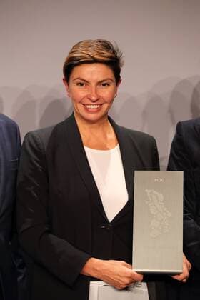 Natalya Sindejewa TV after award Ceremony the M100 Media Awards in the Orangerie from Sanssouci in Potsdam 14 September 2017 M100 Sanssouci Colloquium