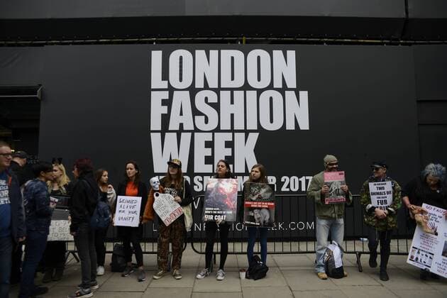 September 15, 2017 - London, United Kingdom - An animalist protest takes place outside the BFC Showspace in Central London, on September 15, 2017. The demonstrators protested against the animal oppression in the fashion industry. London United Kingdom  - ZUMAn230 20170915_zaa_n230_111 Copyright: xAlbertoxPezzalix