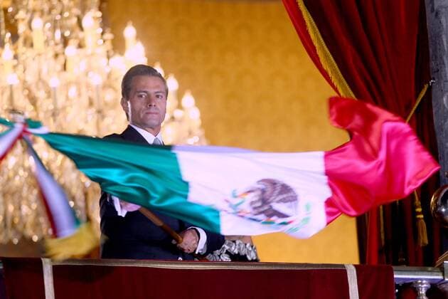 Unabhängigkeitstag in Mexiko (170916) -- MEXICO CITY, Sept. 16, 2017 -- Mexican President Enrique Pena Nieto takes part in the celebration of Mexico s Independence Day at the balcony of the National Palace in Mexico City, capital of Mexico, on Sept. 15, 2017. ) (yy) MEXICO-MEXICO CITY-PRESIDENT-INDEPENDENCE DAY-CELEBRATION str 