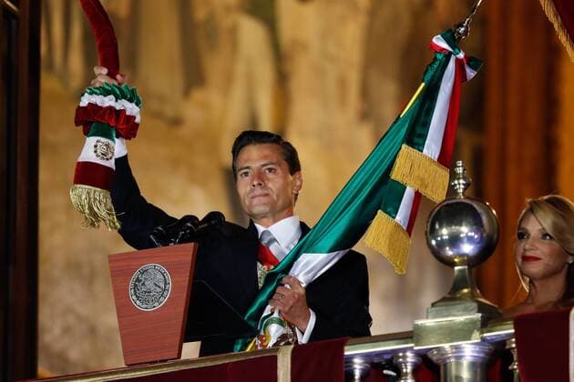 Unabhängigkeitstag in Mexiko (170916) -- MEXICO CITY, Sept. 16, 2017 -- Mexican President Enrique Pena Nieto takes part in the celebration of Mexico s Independence Day at the balcony of the National Palace in Mexico City, capital of Mexico, on Sept. 15, 2017. ) (yy) MEXICO-MEXICO CITY-PRESIDENT-INDEPENDENCE DAY-CELEBRATION str 