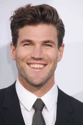 Austin Stowell 09 16 2017 The Los Angeles Premiere of Battle of the Sexes held at Regency Village Theatre in Los Angeles, CA  Copyright: xCronos IzumixHasegawax 29945257sp