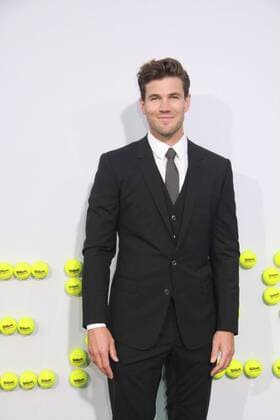 Austin Stowell 09 16 2017 The Los Angeles Premiere of Battle of the Sexes held at Regency Village Theatre in Los Angeles, CA  Copyright: xCronos IzumixHasegawax 29945259sp