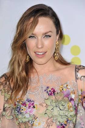 Jessica McNamee at the Battle of The sexes Film Premiere at 16 09 2017 in Los Angeles Battle of The sexes Film Premiere in Los Angeles 2017