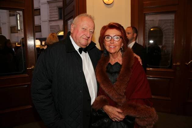 Premiere I at from Austria Vienna Raimundtheater 16 09 2017 Purzl Klingohr with Woman Inge Klingohr