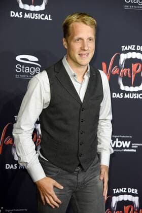 Oliver Pocher at the Dance the Vampire Musical premiere in Stage Theatre to the Elbe in Hamburg at 17 09 2017