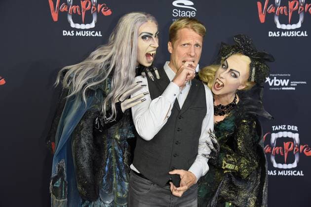 Oliver Pocher at the Dance the Vampire Musical premiere in Stage Theatre to the Elbe in Hamburg at 17 09 2017