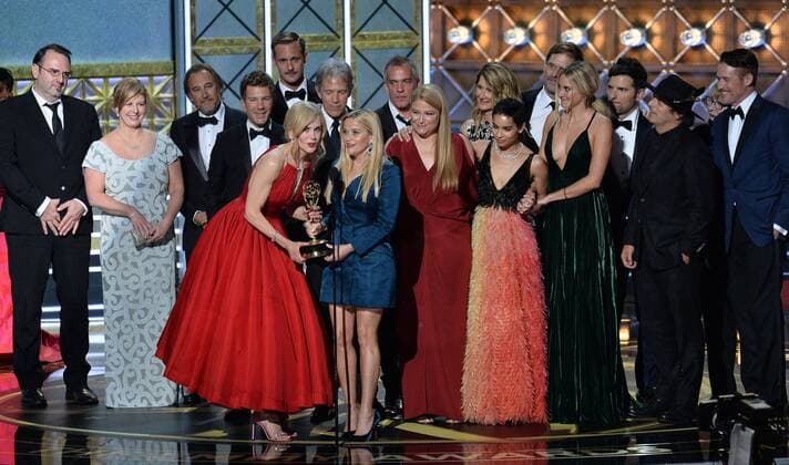 Actors Nicole Kidman and Reese Witherspoon with cast and crew of Big Little Lies accept the award for Outstanding Limited Series onstage during the 69th annual Primetime Emmy Awards at Microsoft Theater in Los Angeles on September 17, 2017.  LAP201709170249 JIMxRUYMEN
