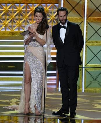 Actors Jessica Biel and Joseph Fiennes onstage during the 69th annual Primetime Emmy Awards at Microsoft Theater in Los Angeles on September 17, 2017.  LAP201709170269 JIMxRUYMEN
