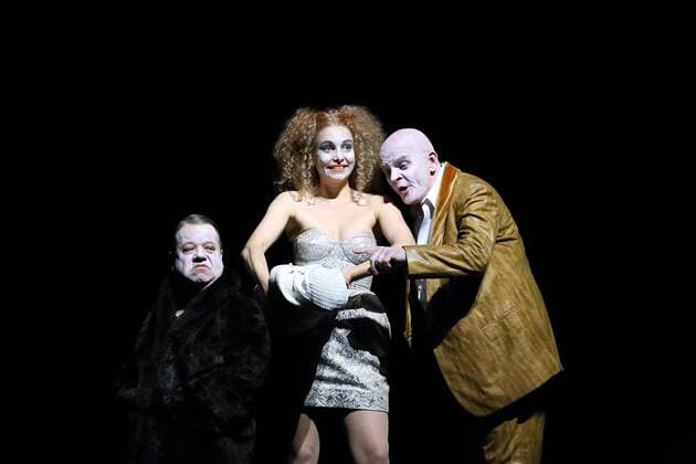 Peter Luppa as Georgi Sina Martens as Natella and Veit Schubert as the Lord V l during the Photo sample to the Caucasian Chalk Circle in Berlin Ensemble Premiere is at 23 September 2017 Piece from Bertolt Brecht Director Michael Thalheimer Costumes Nehle Balkhausen Berlin Ensemble the Caucasian Chalk Circle