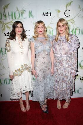 Laura Mulleavy Kirsten Dunst and Kate Mulleavy at the Woodshock Film Premiere on 18 09 2017 in Los Angeles Woodshock Filmpremiere in Los Angeles 2017