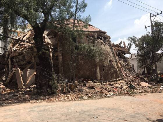 September 19, 2017 - Mexico, Mexico, MEXICO - A powerful 7.1 earthquake strikes Mexico City on Tuesday September 19, 2017 collapsing buildings and sending thousands fleeing into streets exactly 32 years in the anniversary of the1985 devestating earthquake. Mexico MEXICO - ZUMAp124 20170919_zaa_p124_003 Copyright: xArmandoxMenesesx