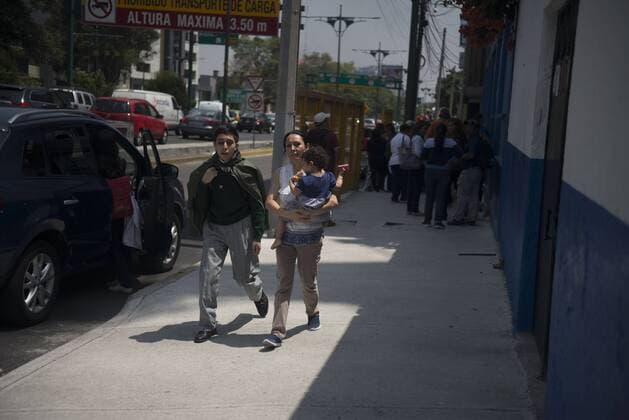 September 19, 2017 - Mexico City, Mexico City, MX - Powerfull eartquake in Mexico City. Mexico City MX - ZUMAa136 20170919_zap_a136_014 Copyright: xJoelxAlvarezx