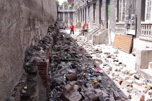 September 19 2017 Aspect of the buildings in streets of the colony Santa Maria la Ribera of the Cuauhtamoc delegation after the earthquake that shook the City of Mexico this Tuesday buildings in different points of this capital collapsed and others more presented damages in varying degrees Credit Image © El Universal via ZUMA Wire Powerful 7 1 Earthquake Hits Mexico City AgustinxSalinas  EUM_I_20170919_501077.JPG