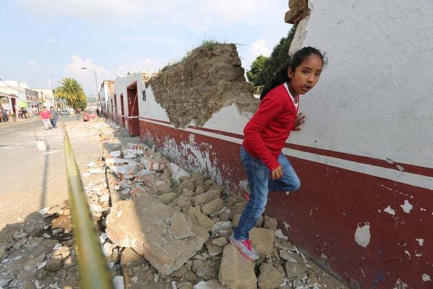 Schweres Erdbeben erschüttert Mexiko September 20 2017 EUM20170920NAC05 JPG TOLUCA Mex Earthquake Sismo Edomex En algunas escuelas del Estado de Mexico se reportaron caida de bardas por lo que se suspendieron las clases tras el sismo de 7 1 grados que se registro este martes 19 de septiembre de 2017 Foto Agencia EL UNIVERSAL RCC  - ZUMAu78_ 20170920_zaf_u78_009 Copyright: xJorgexAlvaradox