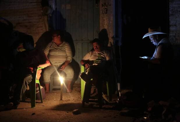 (170920) -- MORELOS, Sept. 20, 2017 -- People rest outside their home after an earthquake in Jojutla municipality, Morelos state, Mexico, on Sept. 19, 2017. The death toll from a 7.1-magnitude earthquake that struck central Mexico on Tuesday has risen to 226, according to the head of Mexico s civil protection agency, Luis Felipe Puente. Margarito Perez) (dtf) MEXICO-MORELOS-EARTHQUAKE e MARGARITOxPEREZ 
