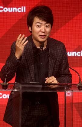 September 19, 2017 - New York, New York, U.S. - Award recipient Chinese pianist LANG LANG attends the Atlantic Council 2017 Global Citizen Awards held at the Intrepid Sea, Air, & Space Museum. New York U.S. - ZUMAk03_ 20170919_zaf_k03_121 Copyright: xNancyxKaszermanx
