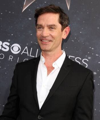 Star Trek : Discovery Premiere in Los Angeles September 19, 2017 - Los Angeles, CA, U.S. - 19 September 2017 - Hollywood, California - Jason Isaacs. Ã¢â‚¬ËœStar Trek: DiscoveryÃ¢â‚¬â ¢ Premiere held at the ArcLight Cinerama Done in Hollywood. Photo Credit: AdMedia Los Angeles U.S. - ZUMAa123 20170919_zaa_a123_136 Copyright: xAdmediax