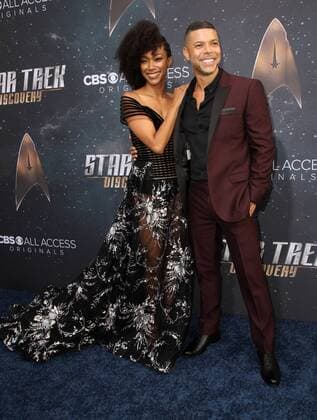 Star Trek : Discovery Premiere in Los Angeles September 19, 2017 - Los Angeles, CA, U.S. - 19 September 2017 - Hollywood, California - Sonequa Martin-Green and Wilson Cruz. Ã¢â‚¬ËœStar Trek: DiscoveryÃ¢â‚¬â ¢ Premiere held at the ArcLight Cinerama Done in Hollywood. Photo Credit: AdMedia Los Angeles U.S. - ZUMAa123 20170919_zaa_a123_138 Copyright: xAdmediax