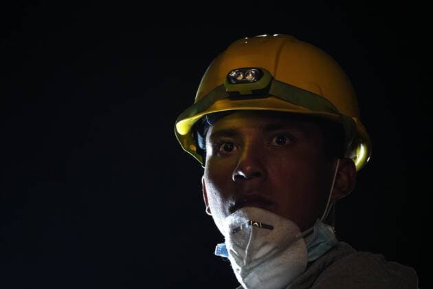 (170920) -- MEXICO CITY, Sept. 20, 2017 -- A rescue worker is seen during the search for survivors after an earthquake, in Mexico City, capital of Mexico, Sept. 20, 2017. At least 217 people have been killed after a powerful earthquake hit central Mexico on Tuesday. ) (srb) MEXICO-MEXICO CITY-RESCUE-EARTHQUAKE DavidxdexlaxPaz 