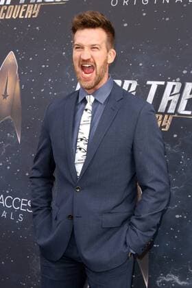 Star Trek : Discovery Premiere in Los Angeles September 19, 2017 - Los Angeles, CA, U.S. - 19 September 2017 - Hollywood, California - Kenneth Mitchell. Ã¢â‚¬ËœStar Trek: DiscoveryÃ¢â‚¬â ¢ Premiere held at the ArcLight Cinerama Done in Hollywood. Photo Credit: AdMedia Los Angeles U.S. - ZUMAa123 20170919_zaa_a123_168 Copyright: xAdmediax