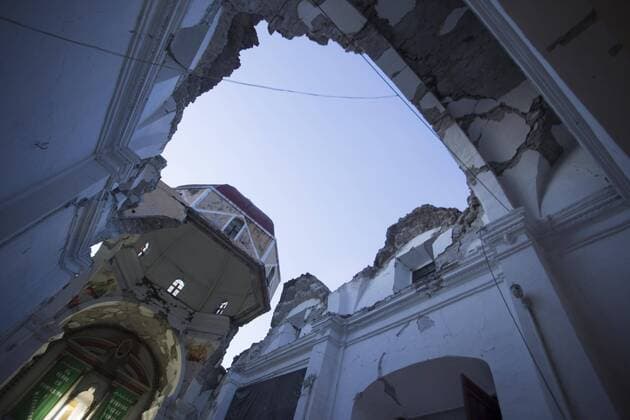 General view of the church of Santiago Apostol in the town of Atzala, in the state of Puebla, Mexico, 20 September 2017, where 11 people died when a baptism was officiated at the time of the magnitude 7.1 earthquake on the Richter scale, which rocked Mexico on Tuesday, September 19, j 20 September 2017. At least 224 people died in the states of Morelos, Puebla and Mexico following a powerful earthquake that struck central Mexico, Secretary of the Interior in the cabinet Miguel Angel Osorio confirmed. Emergency services are searching for survivors buried under the rubble of collapsed buildings. Death toll in the earthquake rises to 224 !ACHTUNG: NUR REDAKTIONELLE NUTZUNG!  Copyright: xFranciscoxGuascox GRA001 20170920-636415218598073775