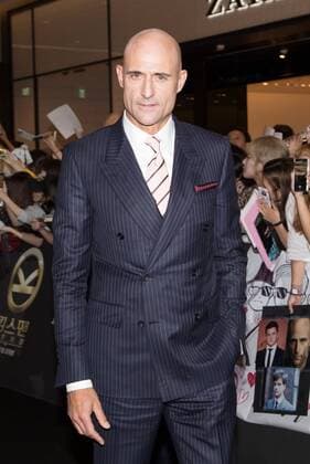 (170920) -- SEOUL, Sept.20, 2017 -- Actor Mark Strong attends the red carpet event of the movie KING S MAN:THE GOLDEN CIRCLE in Seoul, South Korea, Sept. 20, 2017. The film will be released in South Korea on Sept. 27. ) (srb) SOUTH KOREA-SEOUL-KING S MAN:THE GOLDEN CIRCLE-RED CARPET LeexSang-ho 