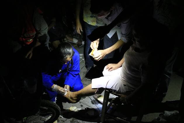 (170921) -- MORELOS, Sept. 21, 2017 -- A woman receives medical treatment after an earthquake, in Jojutla municipality, Morelos state, Mexico, on Sept. 20, 2017. ) MEXICO-MORELOS-ENVIRONMENT-EARTHQUAKE MarcoxDiaz 