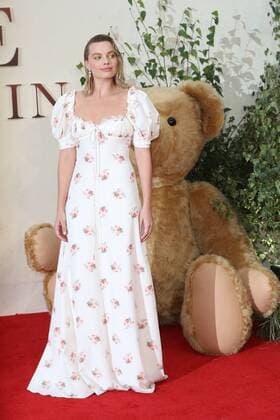 . 20 09 2017. London, United Kingdom. Margot Robbie arriving at the Goodbye Christopher Robin world premiere in London.  xStephenxLockx xi-Imagesx IIM-15912-0007