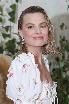 . 20 09 2017. London, United Kingdom. Margot Robbie arriving at the Goodbye Christopher Robin world premiere in London.  xStephenxLockx xi-Imagesx IIM-15912-0008