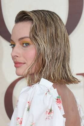 . 20 09 2017. London, United Kingdom. Margot Robbie arriving at the Goodbye Christopher Robin world premiere in London.  xStephenxLockx xi-Imagesx IIM-15912-0011