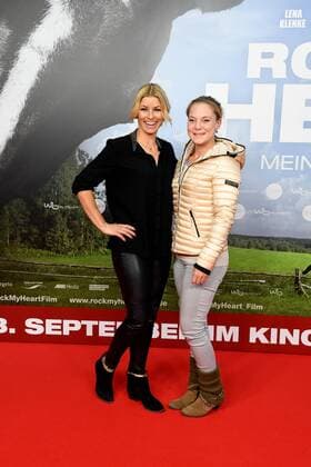 Moderator and actress Annica Hansen l and youtuberin Anja Mertens poses on the red carpet at 20 09 2017 in Cologne at the premiere of the film Rock my Heart in Cologne Cinedom Kinostart 28 09 2017
