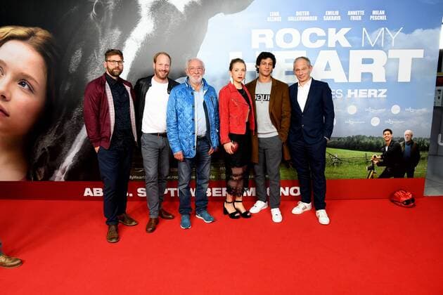 Director Hanno Olderdissen l r actor Johann von Bülow Dieter Hallervorden Lena Klenke Emilio Sakraya Michael Lott posing on the red carpet at the premiere of the film Rock my Heart in Cologne, Germany, on 20 09 2017 in Kinostart 28 09 2017