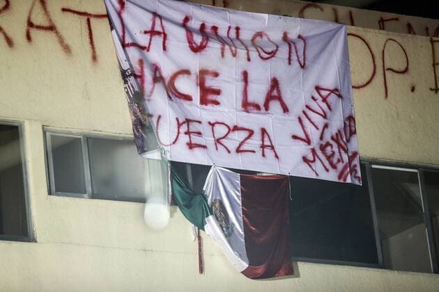 September 20, 2017 - EUM20170920NAC35.JPG .CIUDAD DE MEXICO EarthquakeSismo-CDMX.- 20 de septiembre de 2017, afectaciones en la Ciudad de Mexico por el sismo de 8.1 grados que ocurrio el dia 19 de septiembre de 2017. En imagen, aspectos de una escuela que se derrumbo en Villa Coapa. Foto: Agencia EL UNIVERSAL Cristopher Rogel Blanquet MAVC.  - ZUMAu78_ 20170920_zaf_u78_040 Copyright: xElxUniversalx